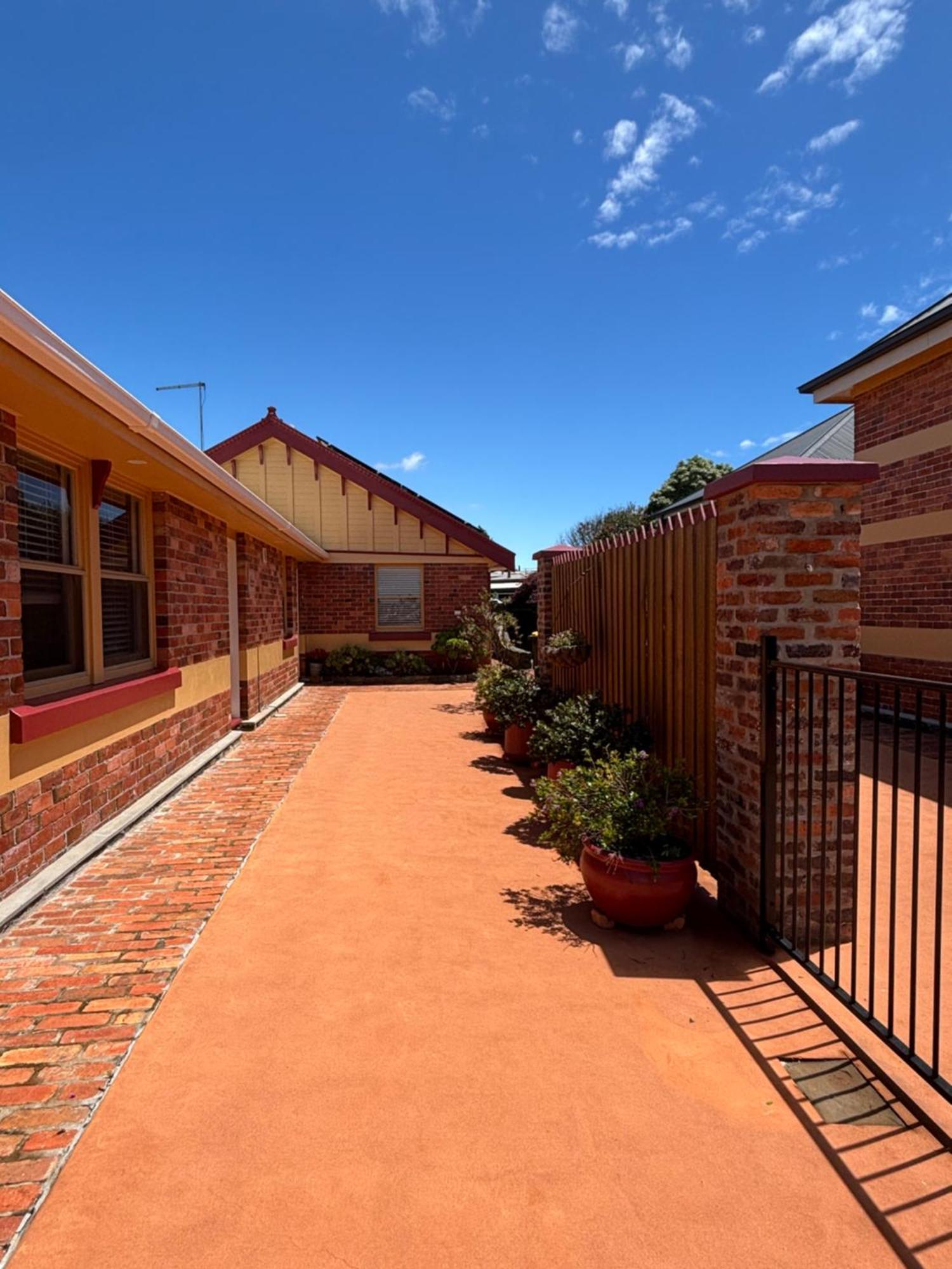 Silwood Apartment Fully Self Contained With Kitchen And Laundry Devonport Exterior photo